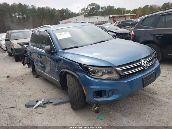 WVGWV7AX9HK012563 2017 VOLKSWAGEN TIGUAN - Image 1
