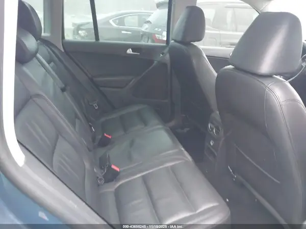 WVGWV7AX9HK012563 2017 VOLKSWAGEN TIGUAN - Image 8