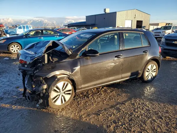 WVWKP7AU0GW916005 2016 VOLKSWAGEN GOLF - Image 1
