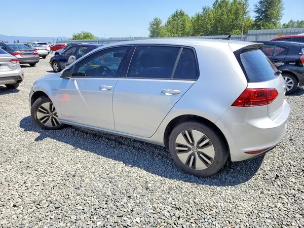WVWKP7AU4GW915570 2016 VOLKSWAGEN GOLF - Image 2