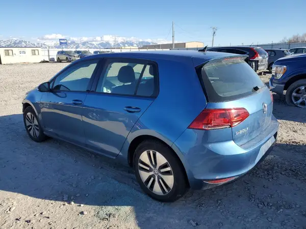 WVWKP7AU6GW911827 2016 VOLKSWAGEN GOLF - Image 2