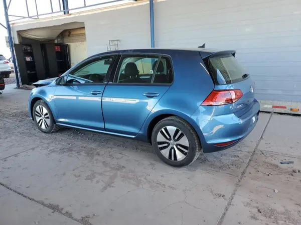 WVWKP7AU6GW916767 2016 VOLKSWAGEN GOLF - Image 2