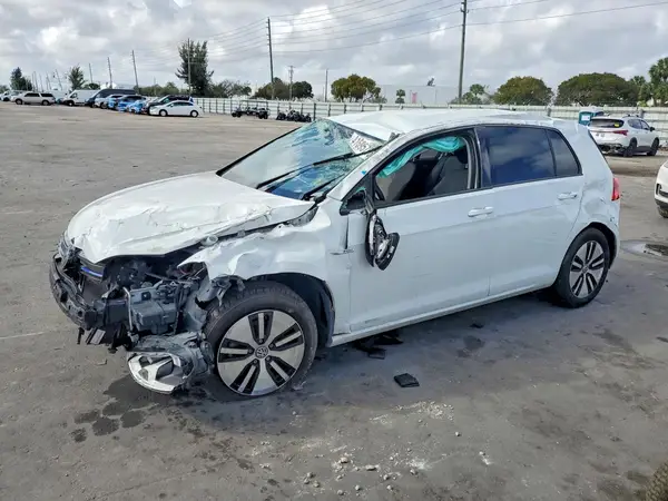 WVWKP7AU7GW901713 2016 VOLKSWAGEN GOLF - Image 1
