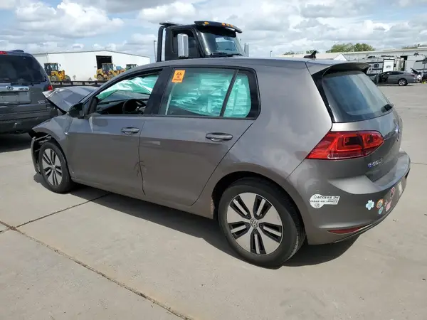 WVWKP7AU7GW911030 2016 VOLKSWAGEN GOLF - Image 2