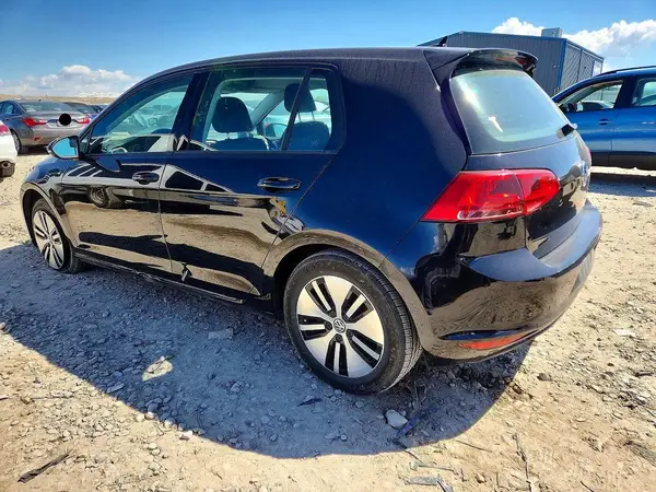 WVWKP7AU7GW911920 2016 VOLKSWAGEN GOLF - Image 2