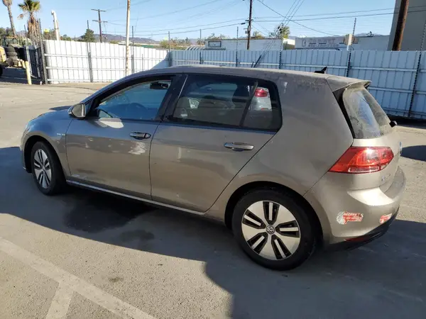 WVWKP7AU7GW913439 2016 VOLKSWAGEN GOLF - Image 2