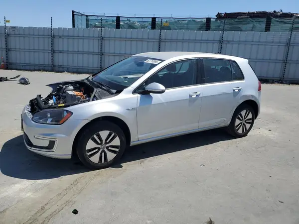 WVWKP7AU8GW915751 2016 VOLKSWAGEN GOLF - Image 1