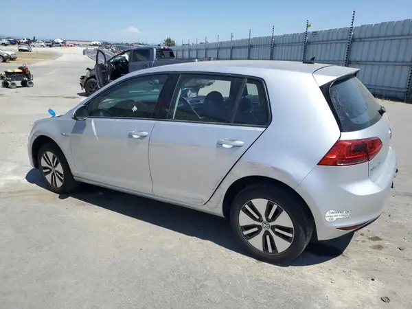 WVWKP7AU8GW915751 2016 VOLKSWAGEN GOLF - Image 2