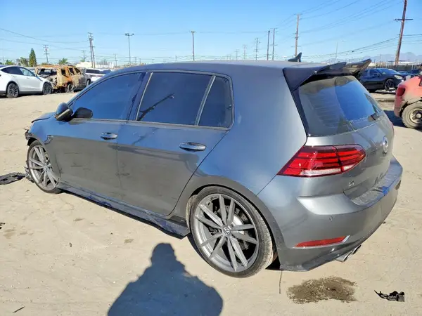 WVWVF7AU4JW183769 2018 VOLKSWAGEN GOLF - Image 2
