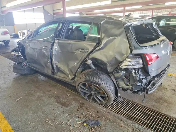 WVWVF7AU9JW105746 2018 VOLKSWAGEN GOLF - Image 2