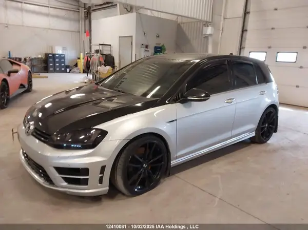 WVWVF7AUXHW135462 2017 VOLKSWAGEN GOLF - Image 2
