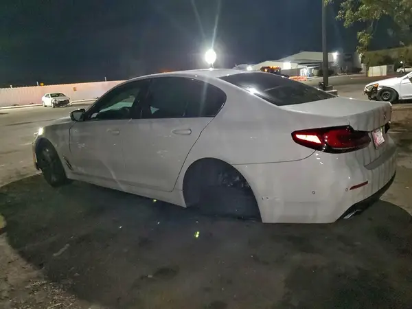 X25638 2021 BMW 5ER - Image 2
