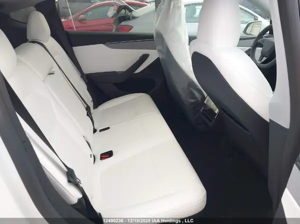 XP7YGDEE0TB759584 2026 TESLA MODEL Y - Image 8