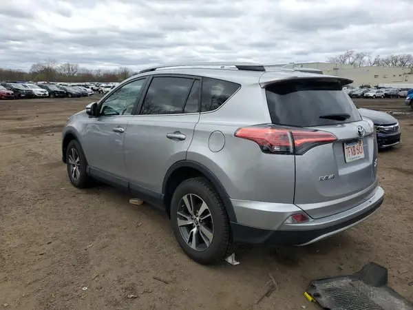 XT3RFREV2HW603215 2017 TOYOTA RAV 4 - Image 2