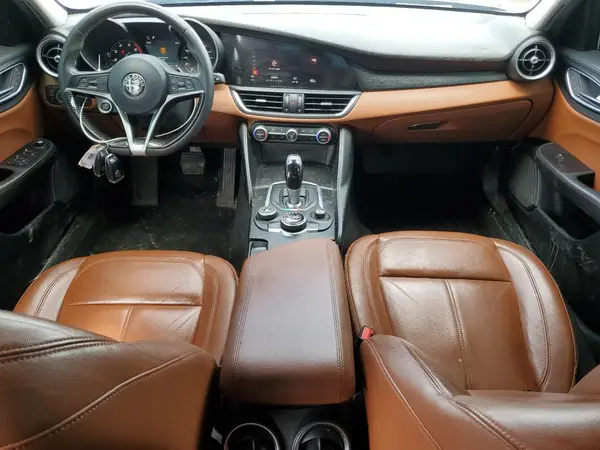 XZARFAEDN4H755095 2017 ALFA ROMEO GIULIA - Image 8