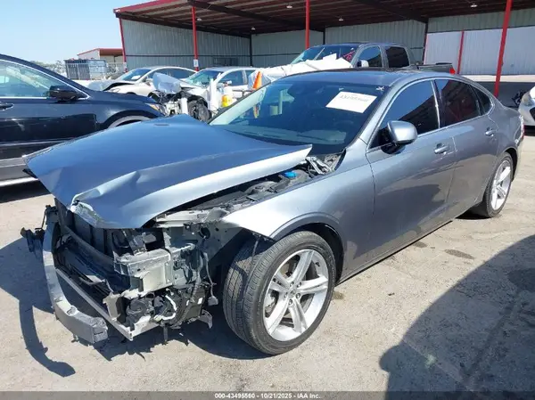 YV1102AK0H1006672 2017 VOLVO S90 - Image 2