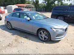 YV1102AK1H1016675 2017 VOLVO S90