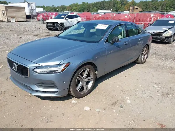 YV1102AK1H1016675 2017 VOLVO S90 - Image 2