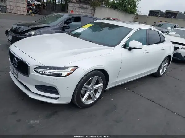 YV1102AK1H1017857 2017 VOLVO S90 - Image 2