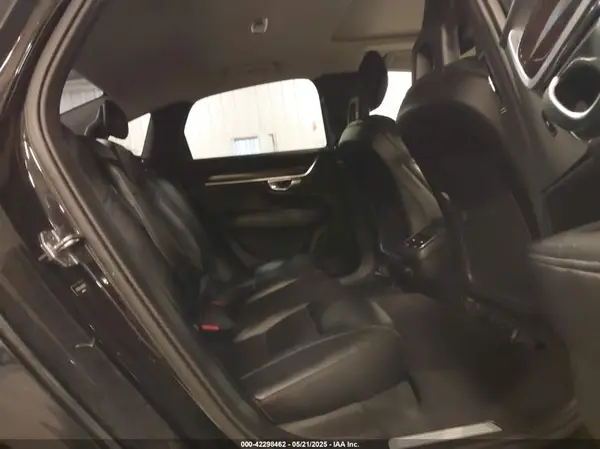 YV1102AK2H1008973 2017 VOLVO S90 - Image 8