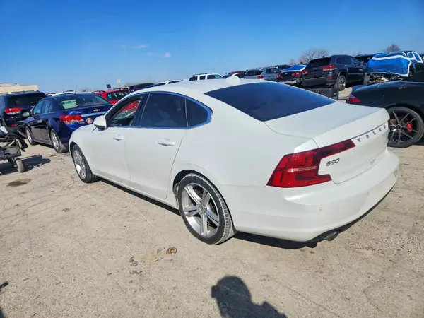 YV1102AK3H1010232 2017 VOLVO S90 - Image 2
