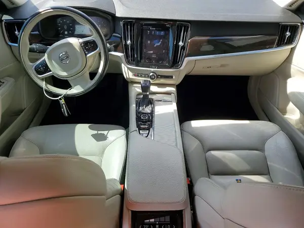 YV1102AK4H1006352 2017 VOLVO S90 - Image 8