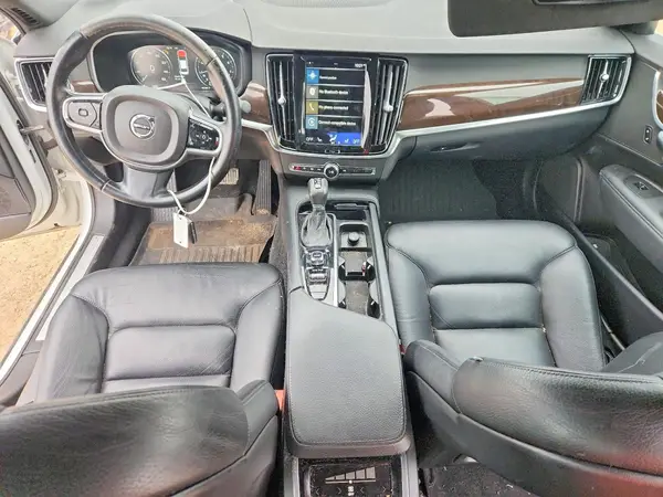 YV1102AK4H1010983 2017 VOLVO S90 - Image 8