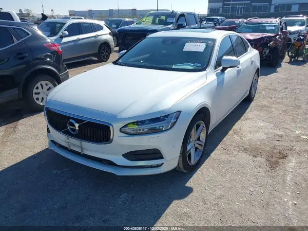 YV1102AK5H1006652 2017 VOLVO S90 - Image 2