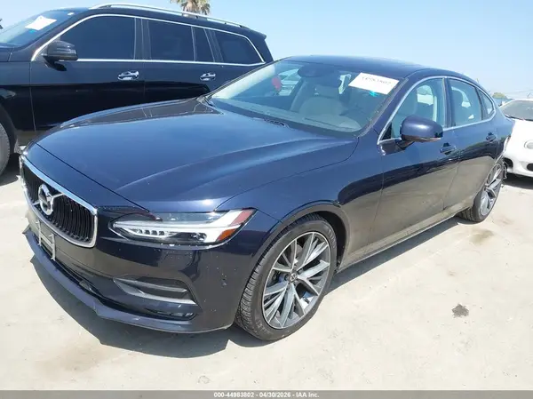 YV1102AK6H1012038 2017 VOLVO S90 - Image 2