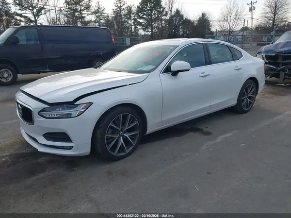 YV1102AK6H1012170 2017 VOLVO S90 - Image 2