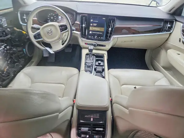 YV1102AK7H1006331 2017 VOLVO S90 - Image 8