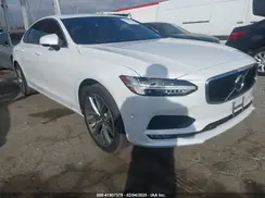 YV1102AK7H1007978 2017 VOLVO S90