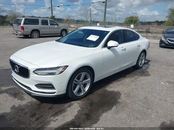 YV1102AK9H1006833 2017 VOLVO S90 - Image 2