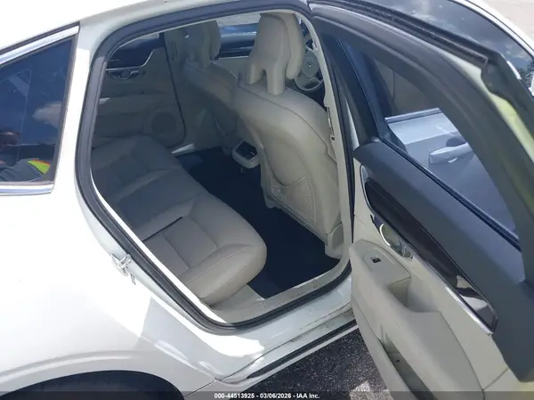 YV1102AK9H1006833 2017 VOLVO S90 - Image 8