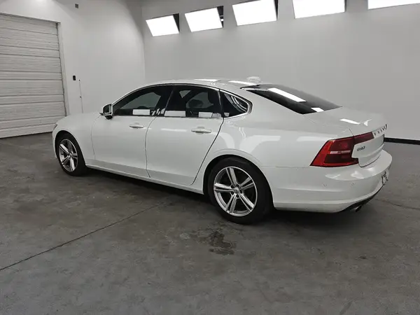YV1102AKXH1010373 2017 VOLVO S90 - Image 2
