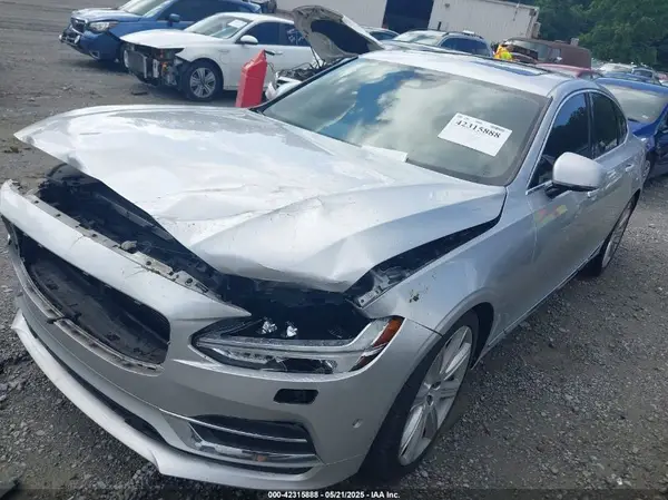 YV1102AL7H1016141 2017 VOLVO S90 - Image 2
