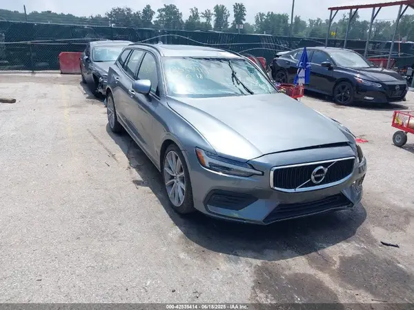 YV1102EK3L2382229 2020 VOLVO V60 - Image 1