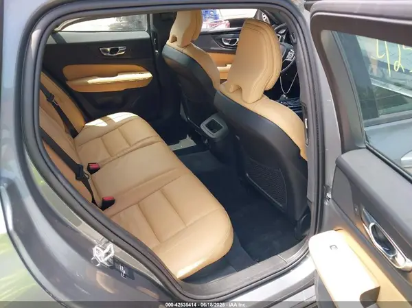 YV1102EK3L2382229 2020 VOLVO V60 - Image 8