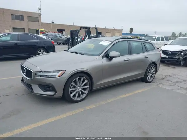YV1102EK3M2427316 2021 VOLVO V60 - Image 2