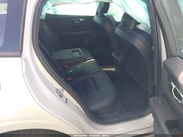 YV1102EK5L2347689 2020 VOLVO V60 - Image 8