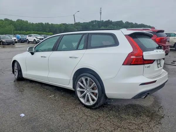 YV1102EK9L2367511 2020 VOLVO V60 - Image 2