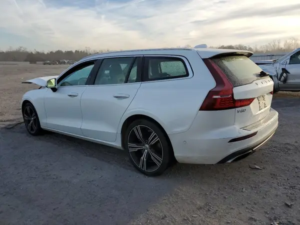 YV1102EL3L2354780 2020 VOLVO V60 - Image 2