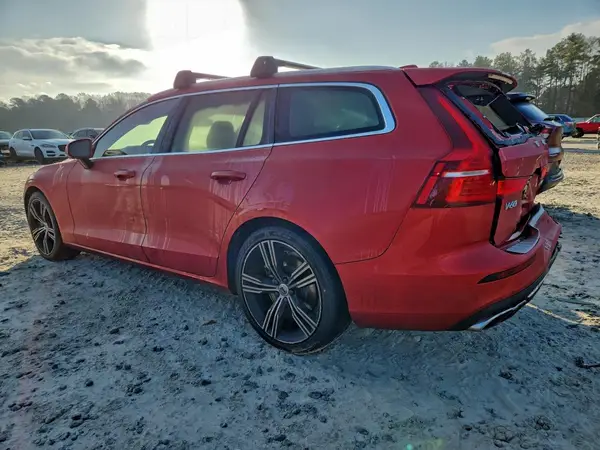 YV1102EL8L2391324 2020 VOLVO V60 - Image 2