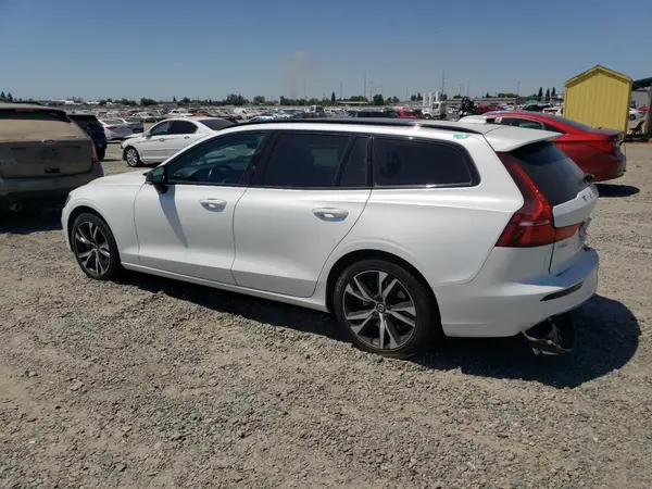 YV1102EM0L2350470 2020 VOLVO V60 - Image 2