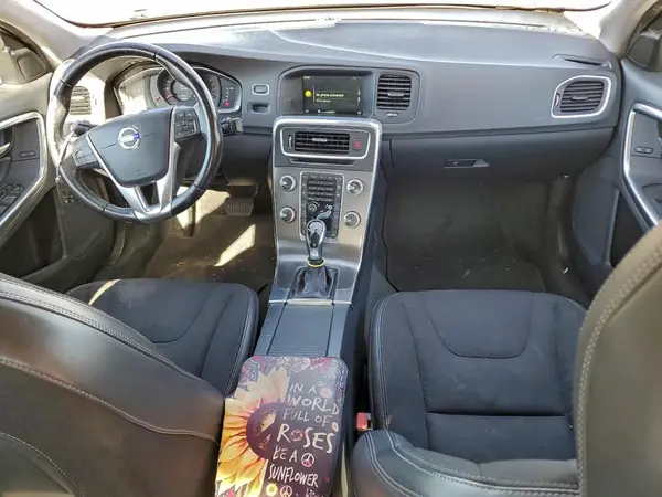 YV126MFJXG2412952 2016 VOLVO S60 - Image 8