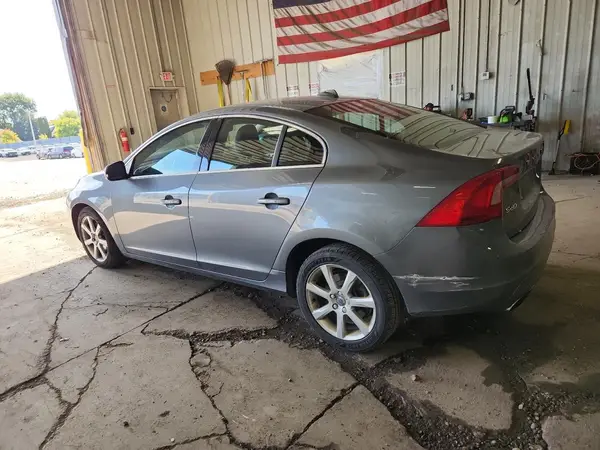 YV126MFK0G2391568 2016 VOLVO S60 - Image 2