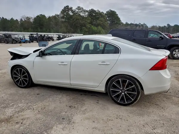YV126MFK0G2396172 2016 VOLVO S60 - Image 2