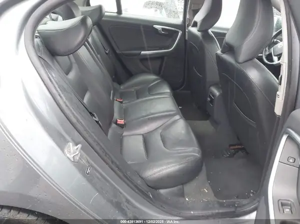YV126MFK0G2410071 2016 VOLVO S60 - Image 8