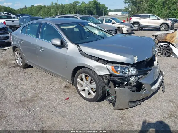 YV126MFK3G2392066 2016 VOLVO S60 - Image 1