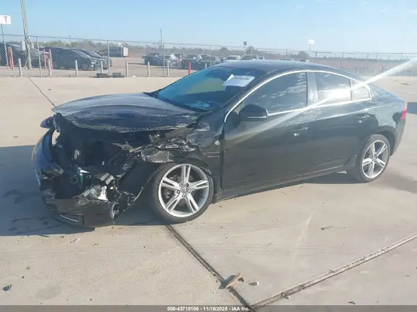 YV126MFK7G2393589 2016 VOLVO S60 - Image 2